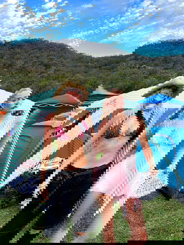 ellamwatts_ ellamwatts_ archive image