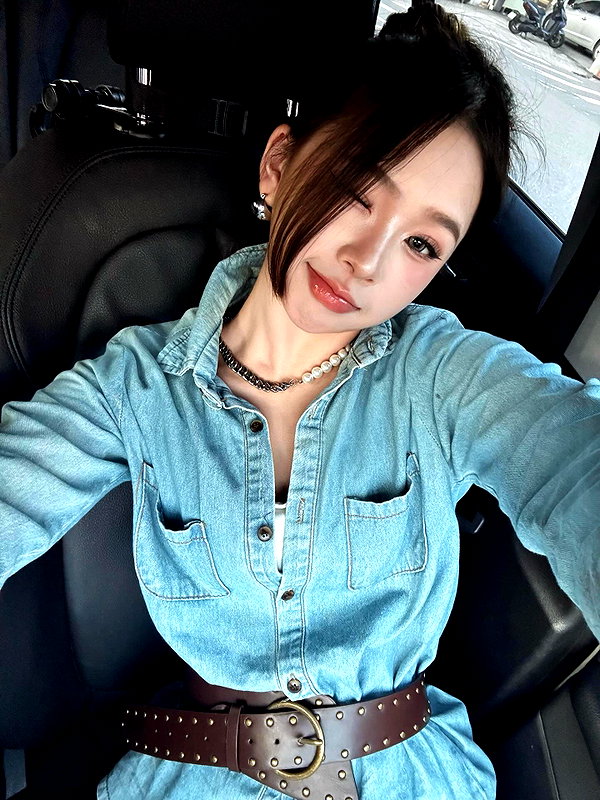 e.shao_417 instagram image archive image
