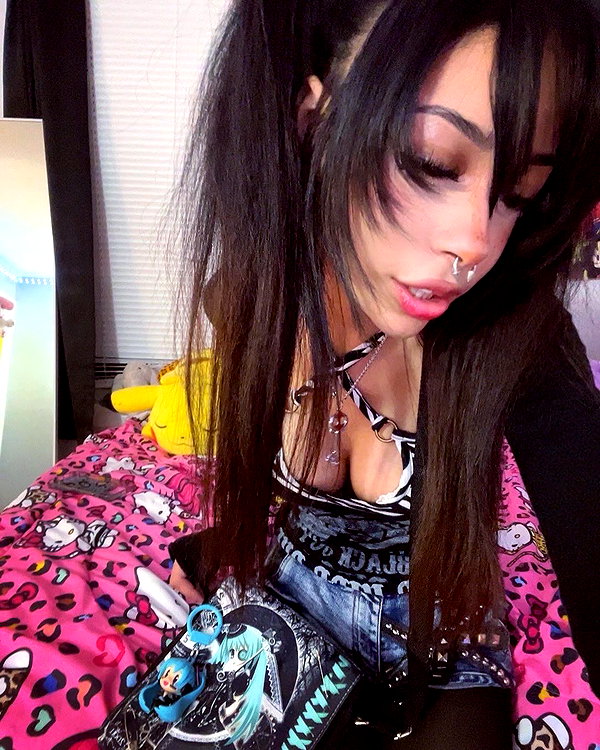twodollie instagram image archive image