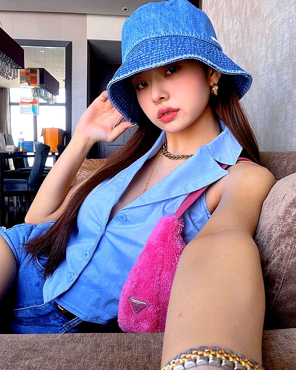 dear.zia instagram image archive image