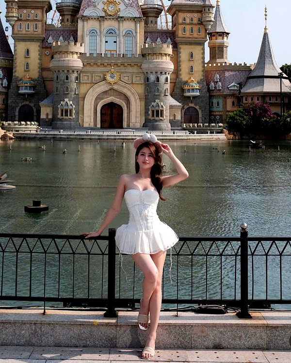lyhythuedoxinh instagram image archive image