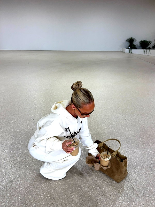 allieauton instagram image archive image