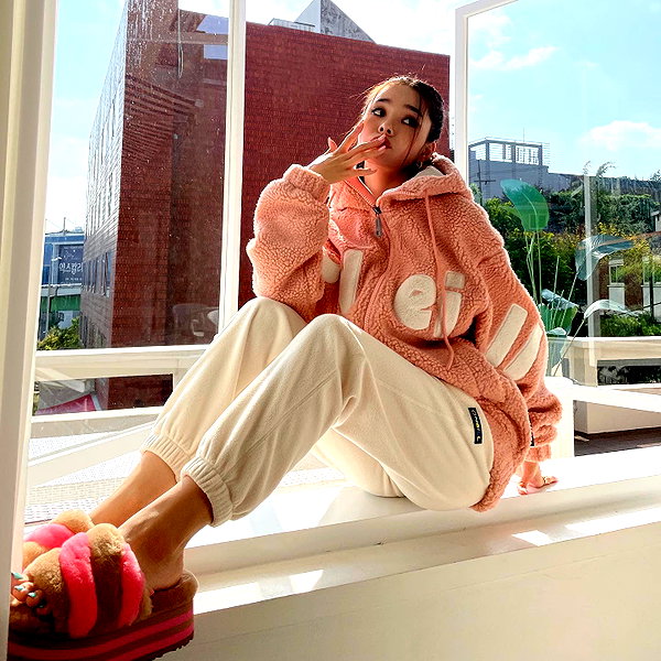 dear.zia instagram image archive image