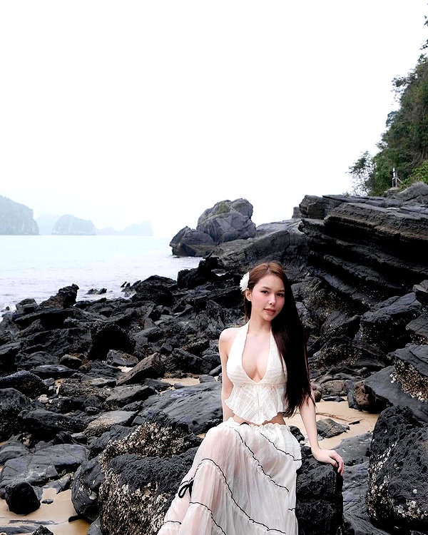 lyhythuedoxinh instagram image archive image