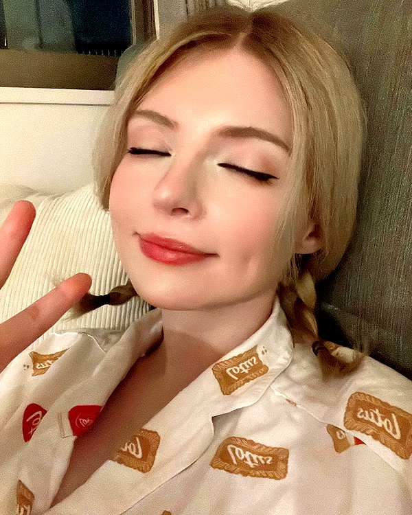 peachmilky_ instagram image archive image