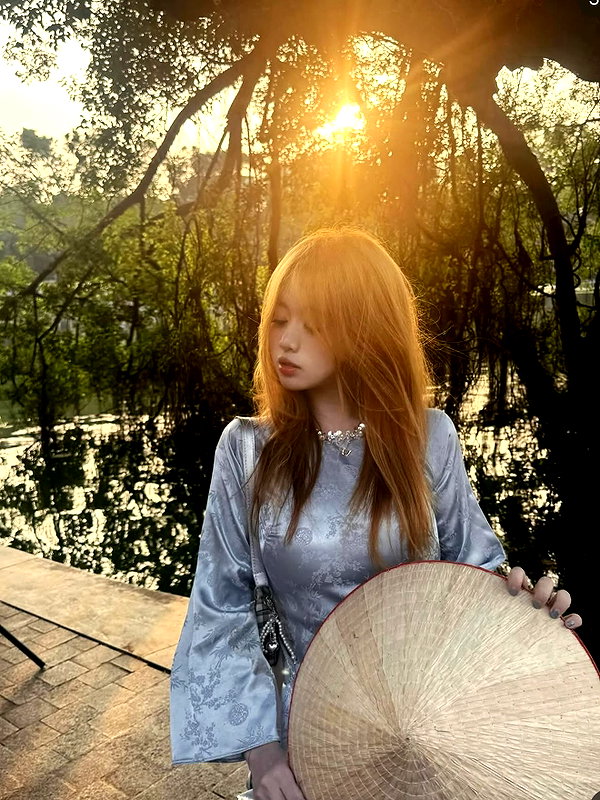 lyhythuedoxinh instagram image archive image