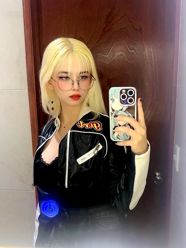 luly1980s instagram image archive image