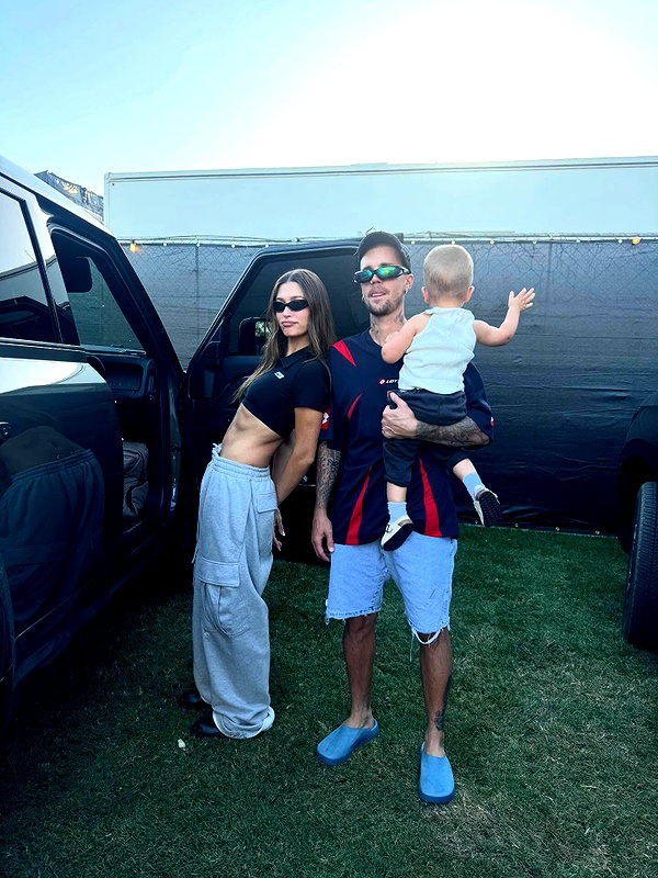haileybieber instagram image archive image