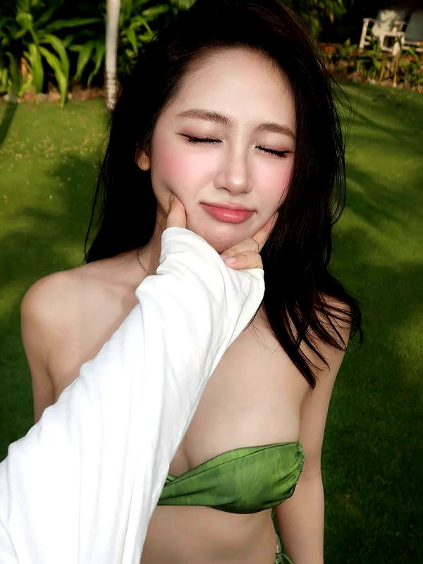 lyhythuedoxinh instagram image archive image