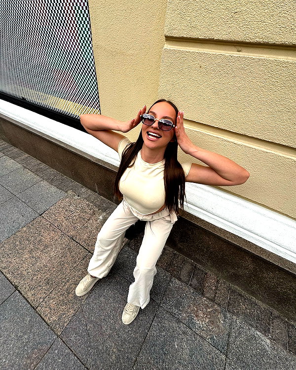 ariana_vomi instagram image archive image