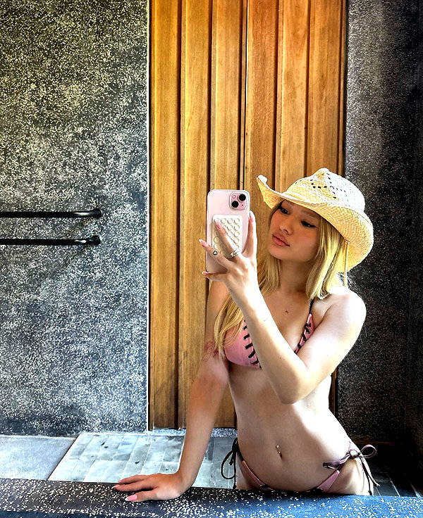 niisadurmaz instagram image archive image
