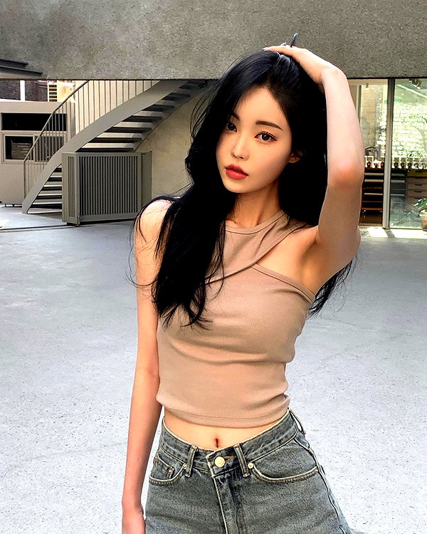 daxbin instagram image archive image