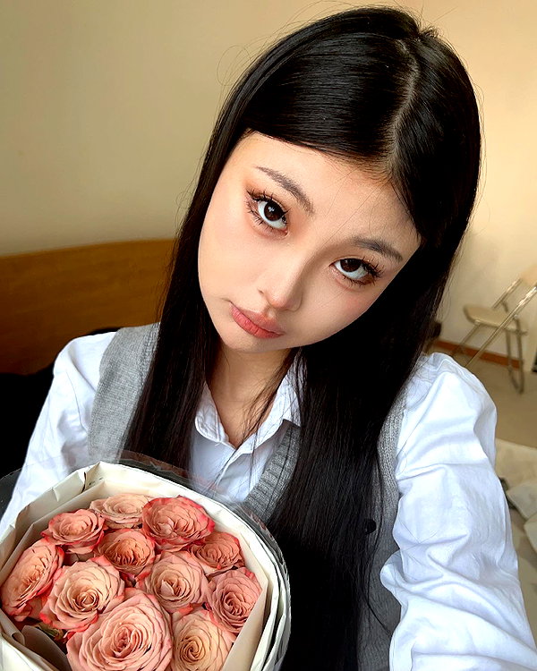 ll.lu1s instagram image archive image