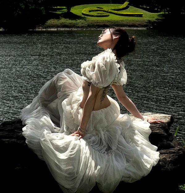 lyhythuedoxinh instagram image archive image