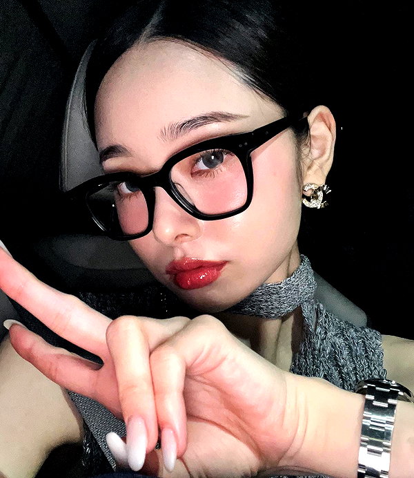 dear.zia instagram image archive image