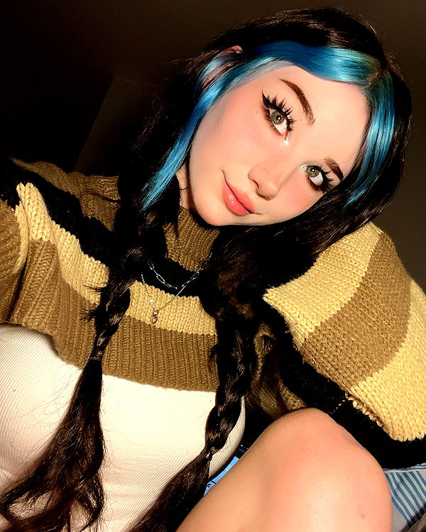 danielle.mercedie instagram image archive image