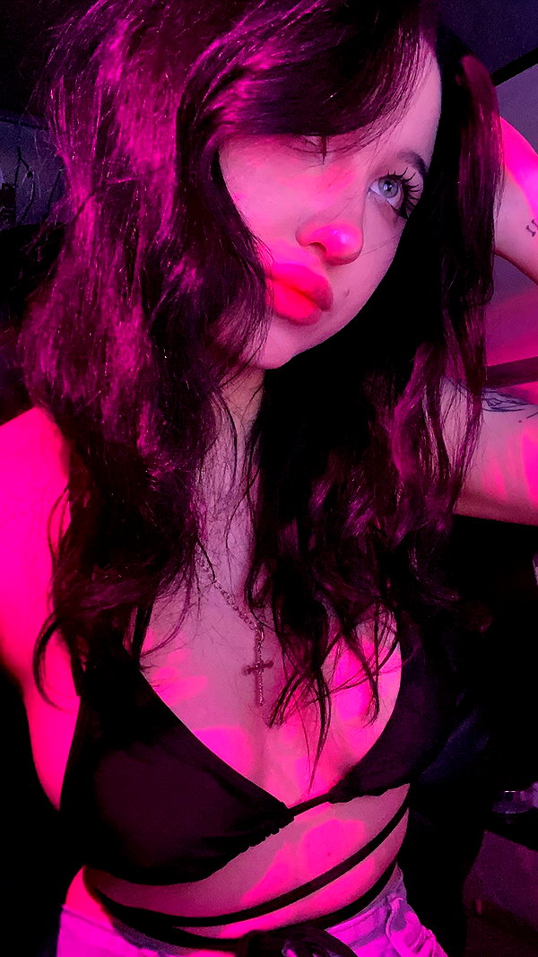 llofreaki instagram image archive image