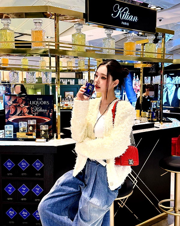 dear.zia instagram image archive image