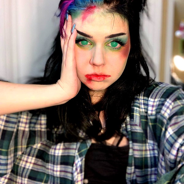 yeahimcaroline instagram image archive image