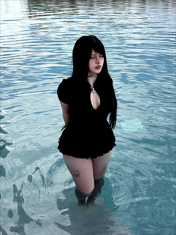 andasrose instagram image archive image