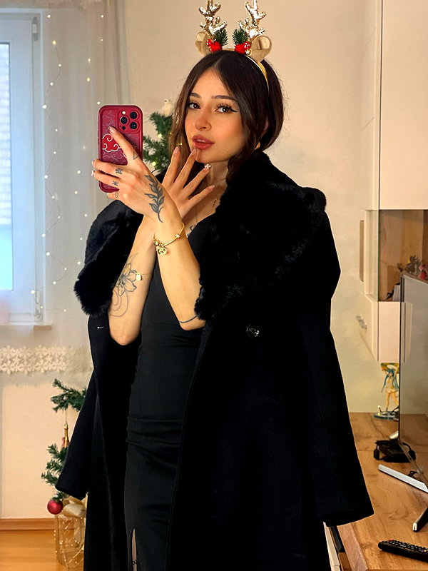 cata.leyah instagram image archive image