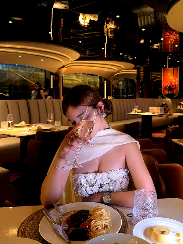 lyhythuedoxinh instagram image archive image