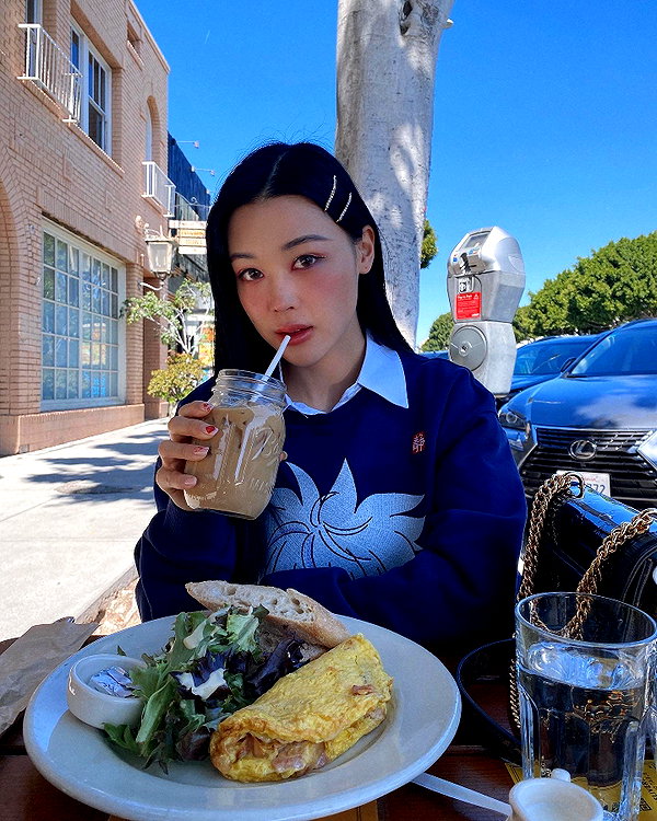 emily.ghoul instagram image archive image