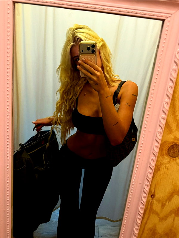sophiecharlotth instagram image archive image