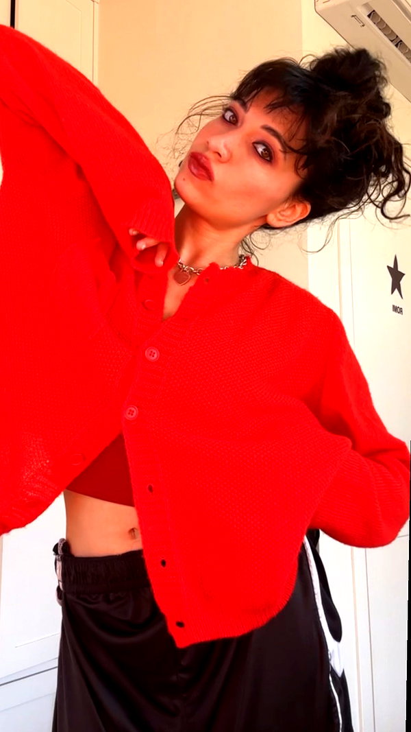 romi_henenson instagram image archive image