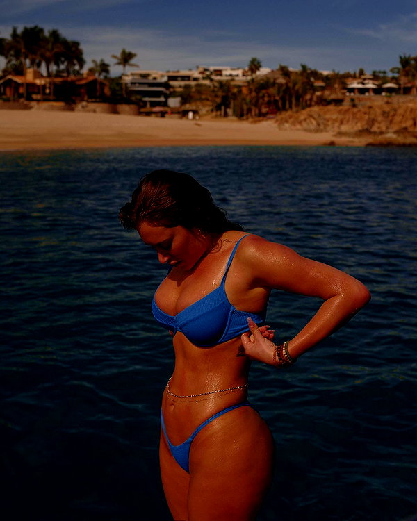 staskaranikolaou instagram image archive image