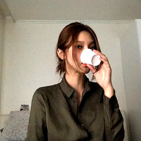 Archived image from @heroineseen on Instagram