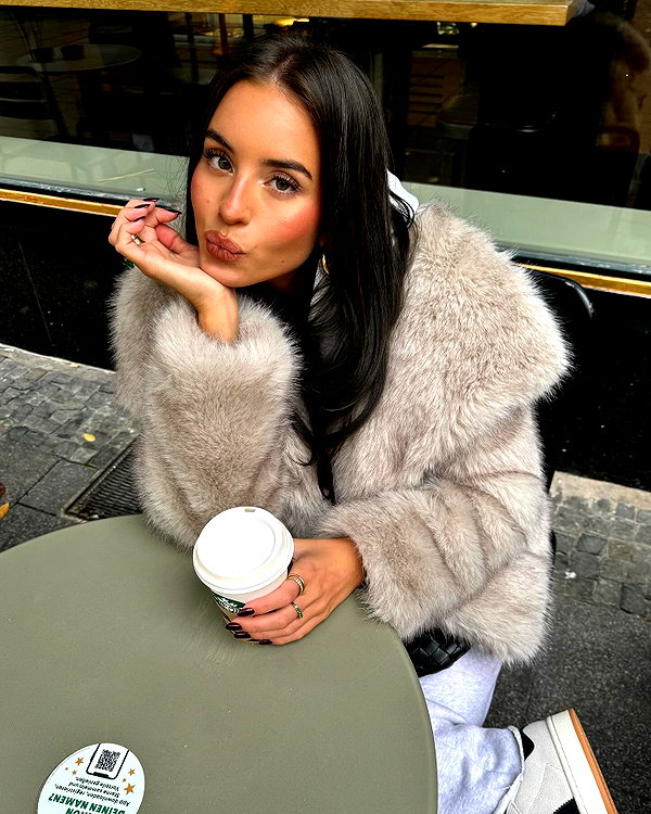 zoeliss instagram image archive image