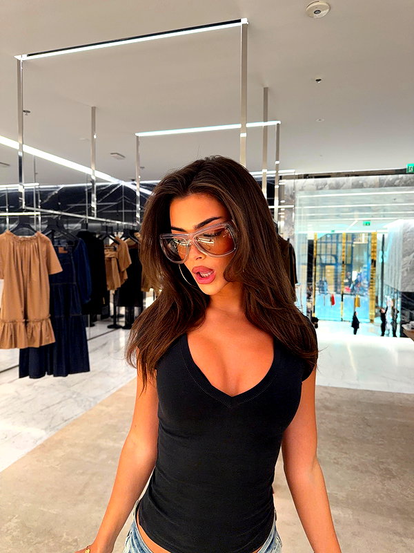 oliviaphillipps instagram image archive image