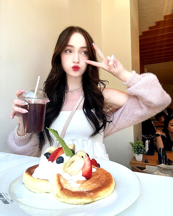 1uvgabi instagram image archive image