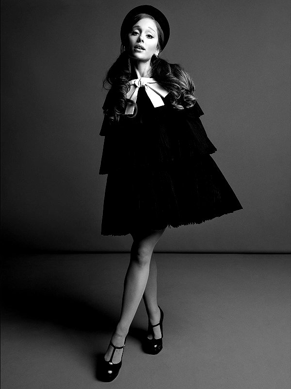 arianagrande instagram image archive image