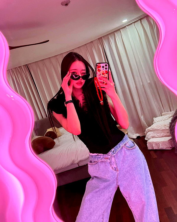 dear.zia instagram image archive image