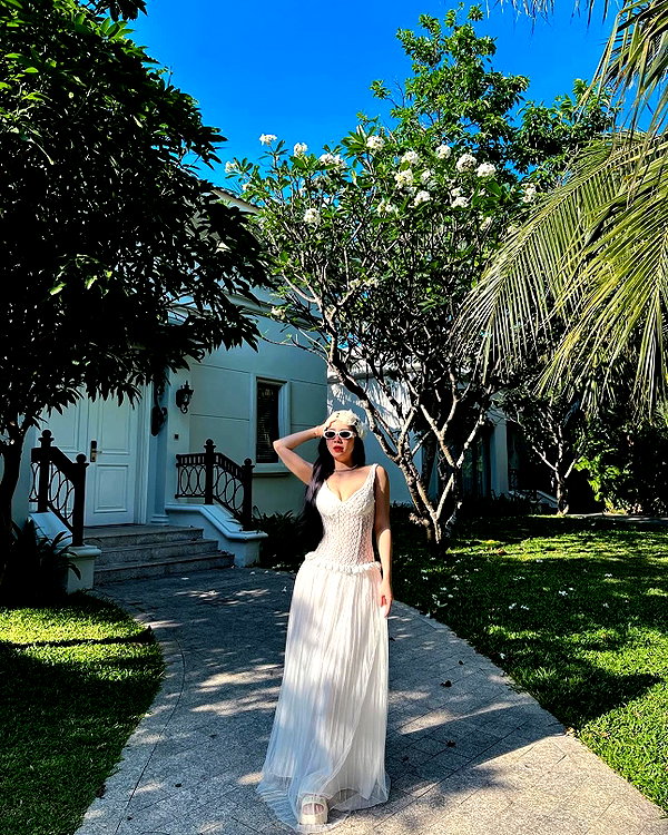 lyhythuedoxinh instagram image archive image