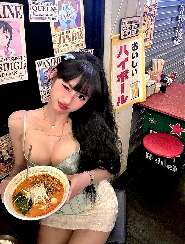 lyhythuedoxinh instagram image archive image