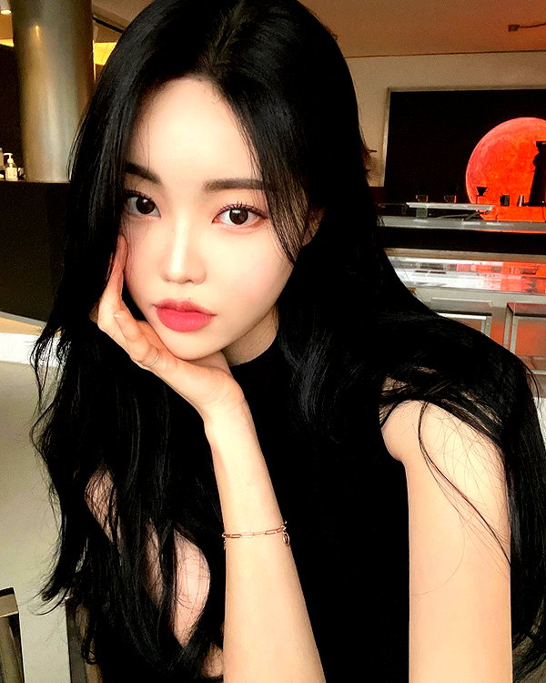 daxbin instagram image archive image