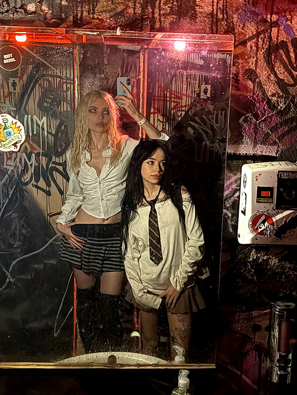 anya4everr instagram image archive image