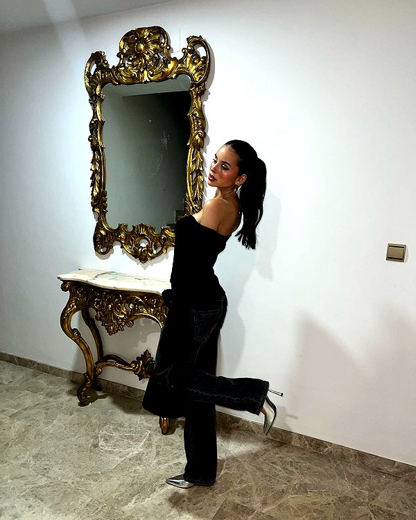 zoeliss instagram image archive image