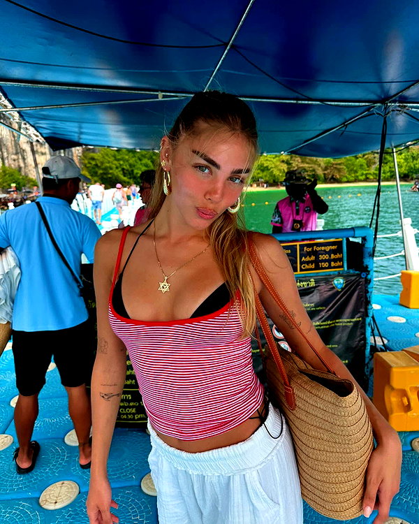 maya.keyy instagram image archive image