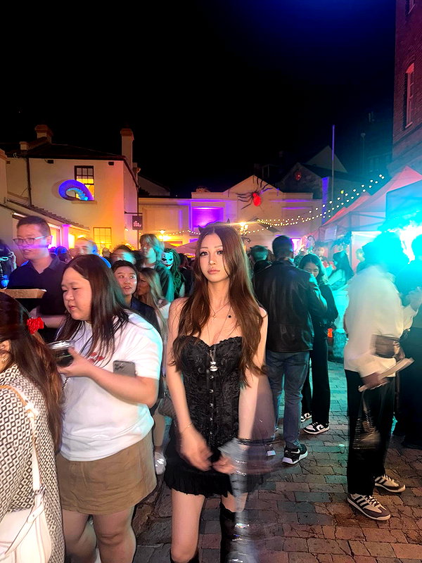 ywwyiiing instagram image archive image