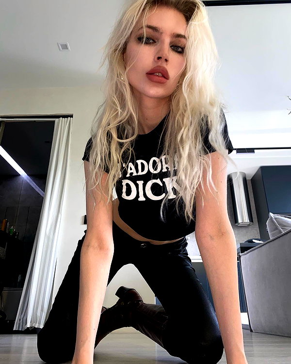 anya4everr instagram image archive image