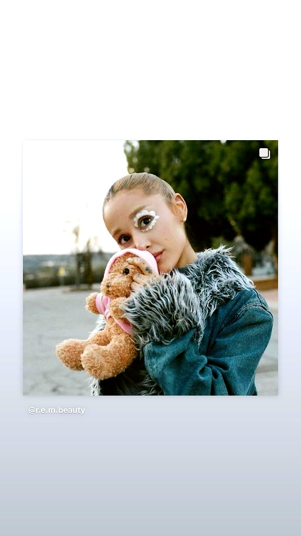 arianagrande instagram image archive image