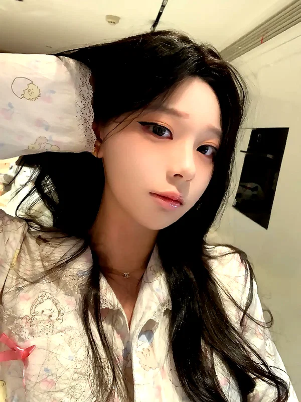 yingyinng_ instagram image archive image