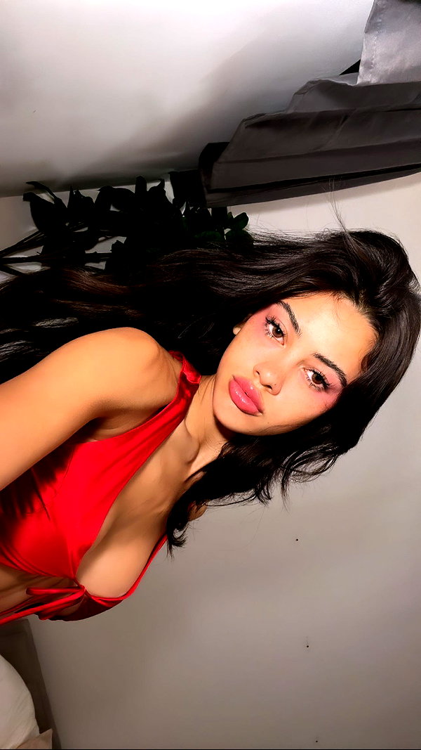 leonanaomii instagram image archive image