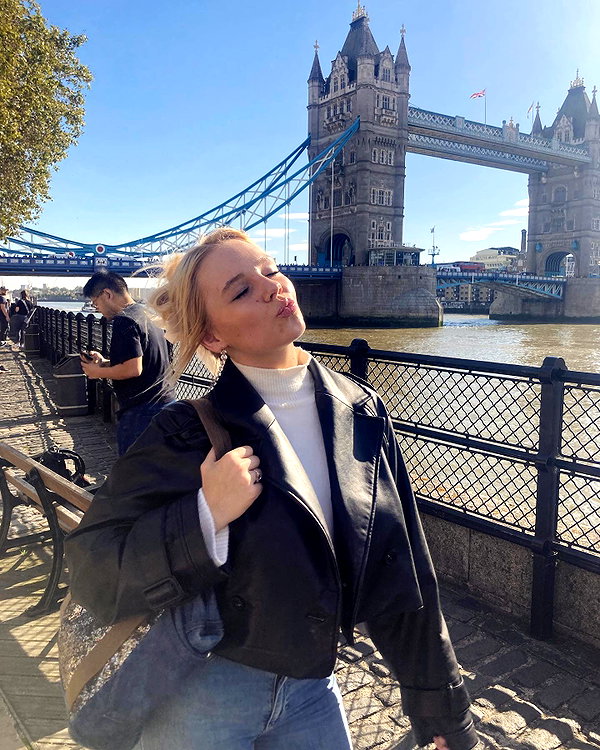 leni.bahr instagram image archive image