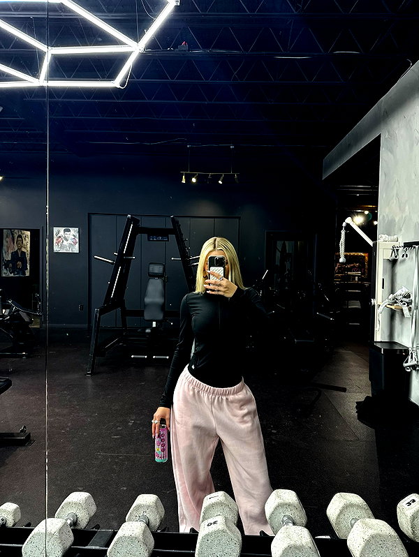 ella_netzer8 instagram image archive image