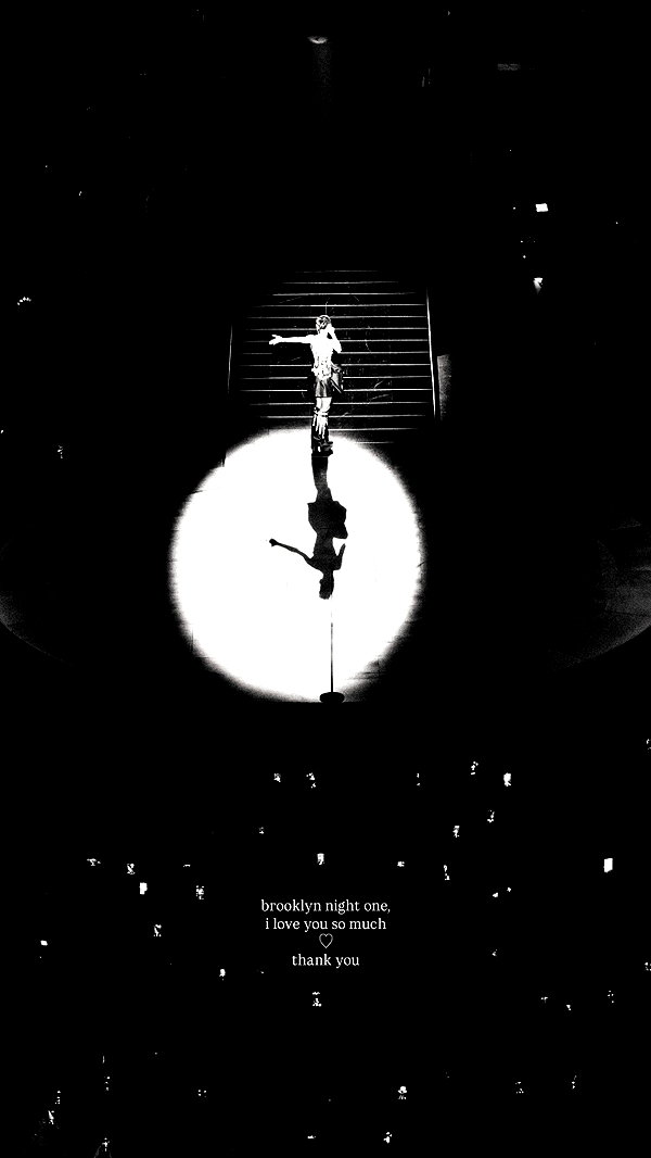 arianagrande instagram image archive image